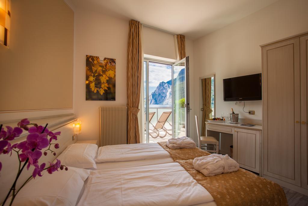 Hotel Lido Blu - Surf & Bike Torbole Sul Garda Εξωτερικό φωτογραφία