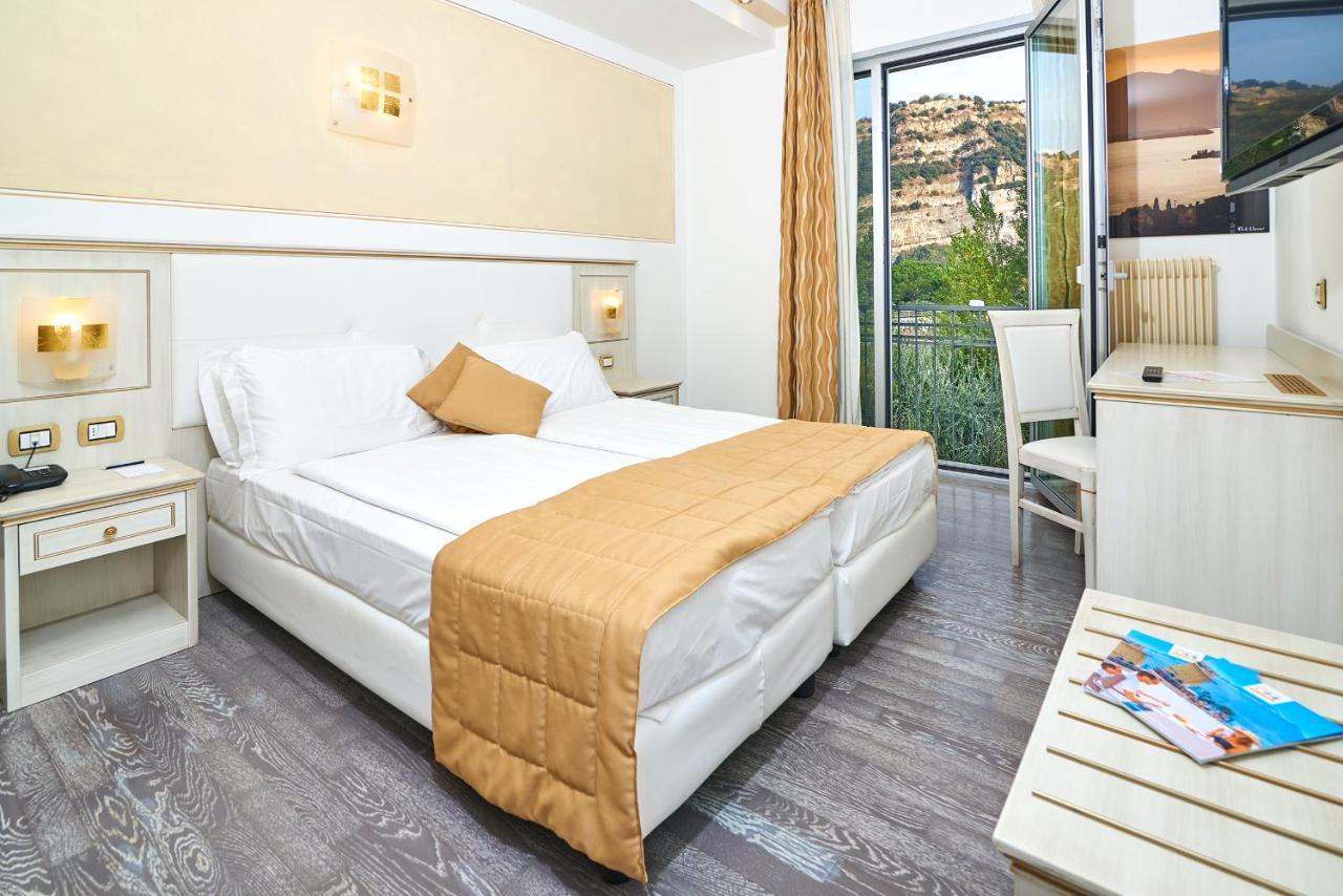 Hotel Lido Blu - Surf & Bike Torbole Sul Garda Εξωτερικό φωτογραφία